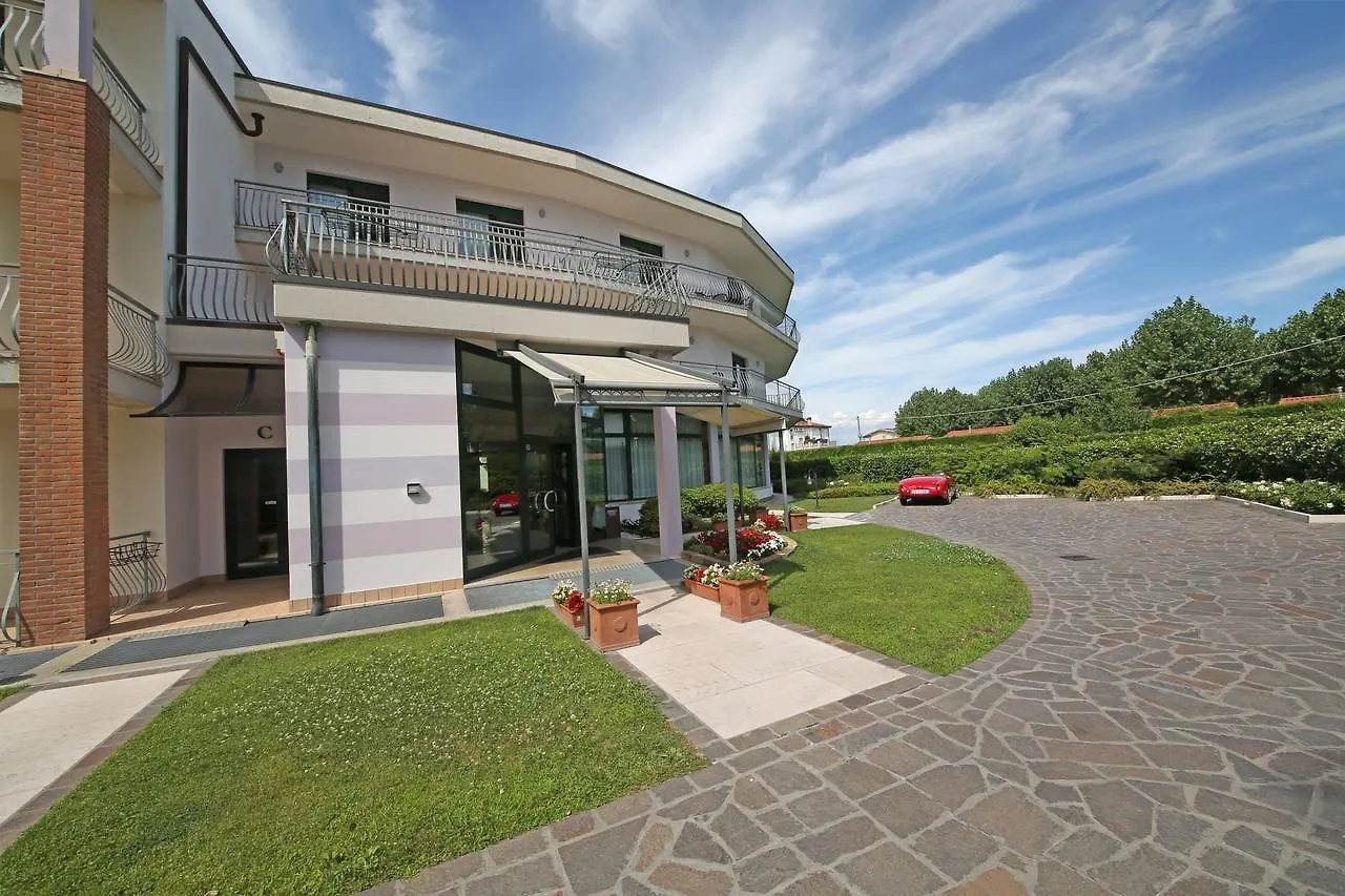 Nettuno Residence Hotel Peschiera del Garda 3*,  Italy